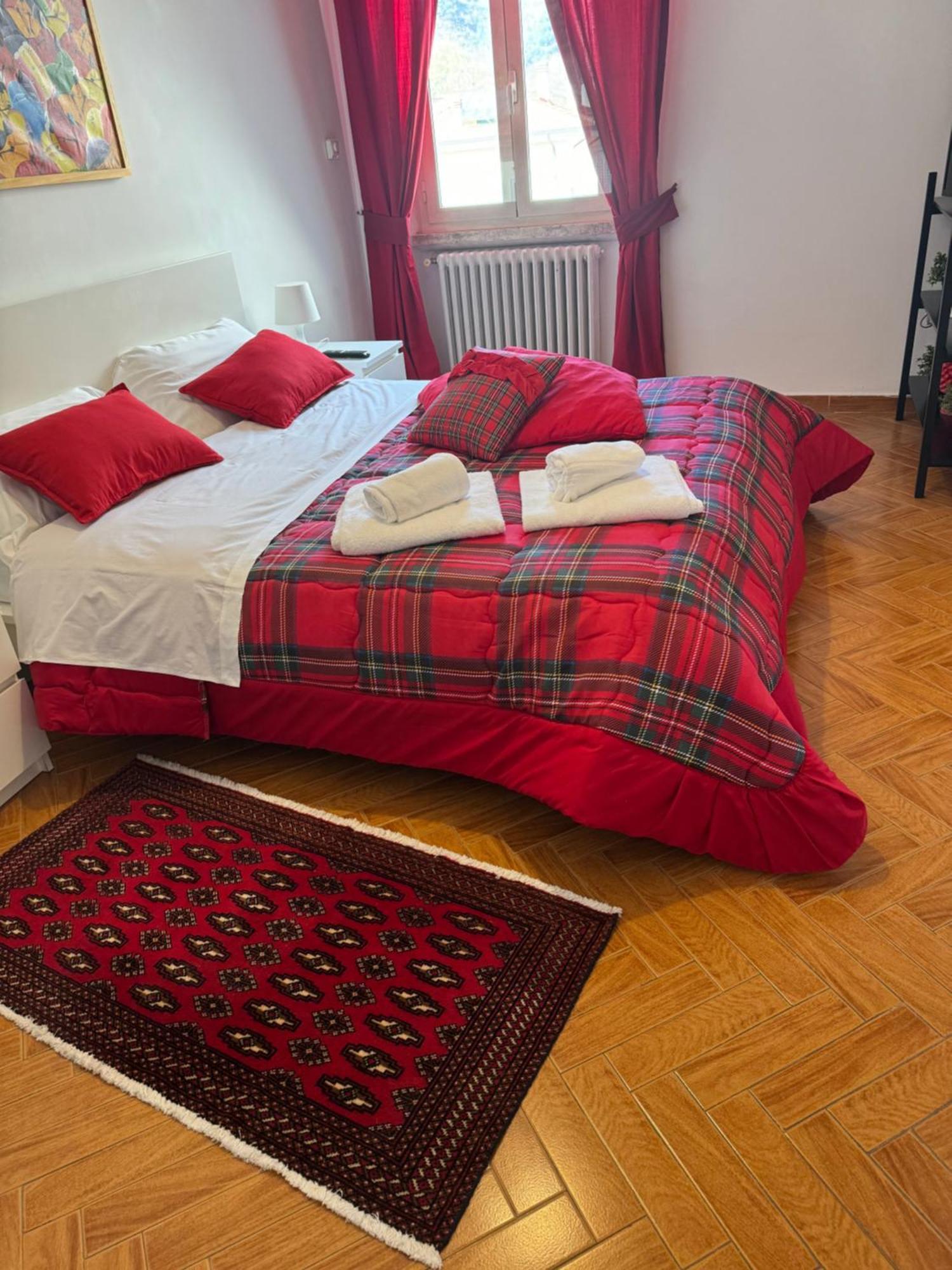 アヴェッツァーノ Casina Dei Marsi Bed & Breakfast エクステリア 写真