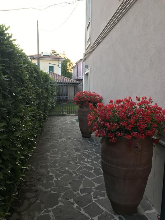 アヴェッツァーノ Casina Dei Marsi Bed & Breakfast エクステリア 写真